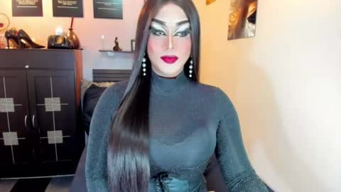 Nicoleeee online show from August 7, 6:33 am