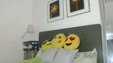 Snapshot of tsnathaliasilvana chatting on January 22, 3:52 am Bella Ratbu online show from January 22, 3:52 am