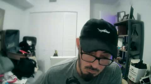 Snapshot of tuscan_taurus chatting on February 7, 8:01 am tuscan_taurus online show from February 7, 8:01 am