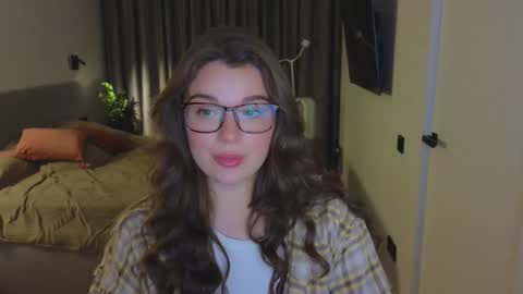 Ariana online show from October 31, 9:15 pm