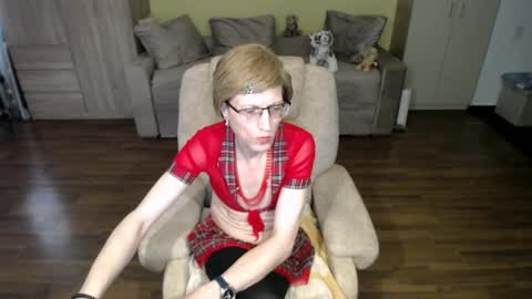 Clementine online show from March 25, 9:05 am