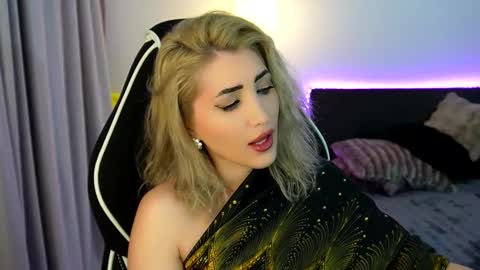 MayCarrey online show from March 13, 11:08 pm