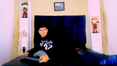 Snapshot of twink_bunny chatting on October 10, 12:33 pm samu online show from October 10, 12:33 pm