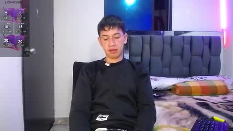 Mr Daren online show from February 25, 6:44 pm