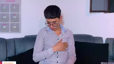 Mr Daren online show from March 27, 7:04 pm