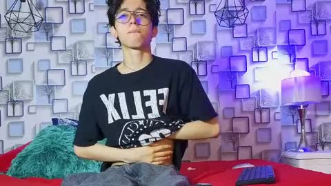 Sebastin online show from April 4, 12:12 pm