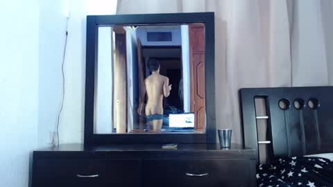 Snapshot of twink_waldorf chatting on February 27, 9:36 pm Twink Waldorf online show from February 27, 9:36 pm