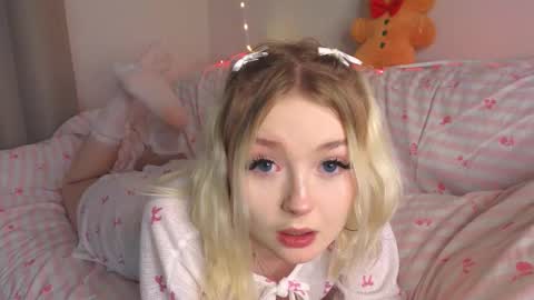 twinklefluff online show from February 7, 4:21 pm