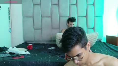 twinksecrets_ online show from May 11, 2:45 pm