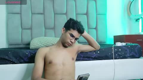twinksecrets_ online show from May 14, 1:42 pm