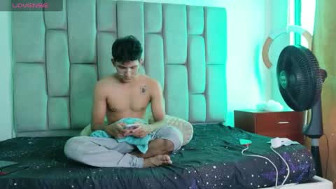 twinksecrets_ online show from May 11, 4:04 pm