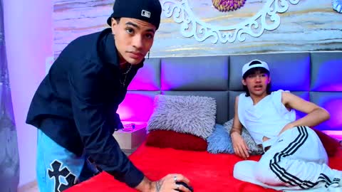 twinslovers_ online show from September 20, 8:23 pm