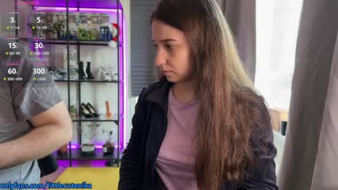 Two of us online show from December 5, 9:33 am