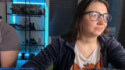 Two of us online show from December 4, 3:15 pm