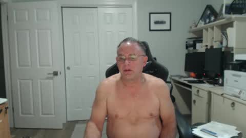 Twopeopleinlove online show from November 25, 11:20 am