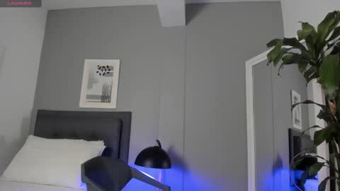 Snapshot of tyler_fox_ chatting on September 30, 9:25 pm Tyler Fox online show from September 30, 9:25 pm
