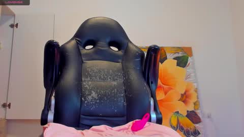     online show from March 7, 10:45 am