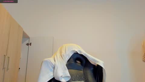     online show from January 25, 9:47 am