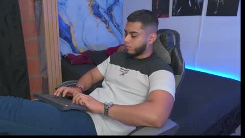 Snapshot of tyler_price01 chatting on September 24, 11:55 pm Tyler online show from September 24, 11:55 pm