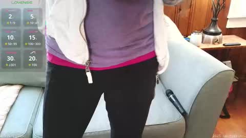 Tyler Sands online show from November 17, 5:15 pm