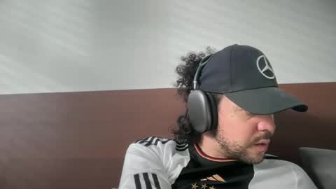 Tyleruzi online show from January 15, 8:48 pm