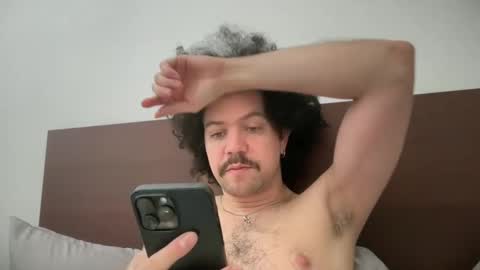 Tyleruzi online show from January 28, 5:14 pm