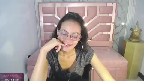 TYNA  online show from February 4, 5:01 pm