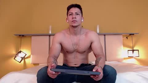 tyronyx online show from October 8, 7:31 pm