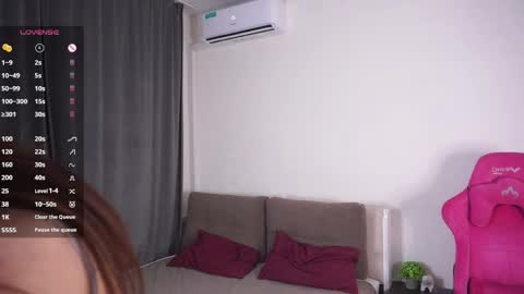 Lili online show from May 16, 5:33 pm