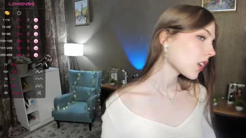 Snapshot of udeledelmoref chatting on February 20, 1:57 am Liky online show from February 20, 1:57 am