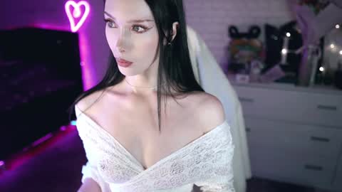 Izzy    online show from January 10, 10:39 am