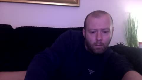Snapshot of ukmatty3 chatting on March 8, 3:50 am ukmatty3 online show from March 8, 3:50 am