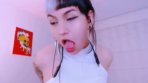 Snapshot of ulala_martina chatting on October 6, 3:02 am Martina online show from October 6, 3:02 am