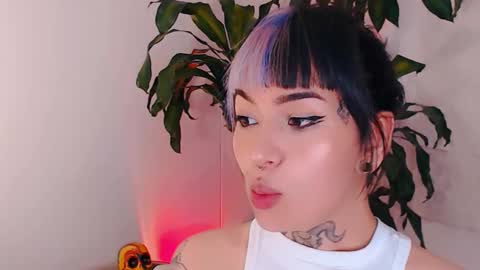 Snapshot of ulala_martina chatting on September 24, 1:23 am Martina online show from September 24, 1:23 am