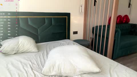 Vikki online show from April 12, 3:05 pm