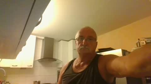 Ulli online show from June 26, 7:19 pm