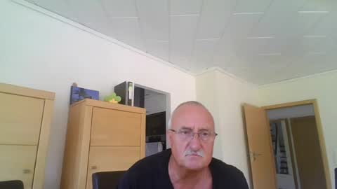 Ulli online show from August 8, 8:13 am