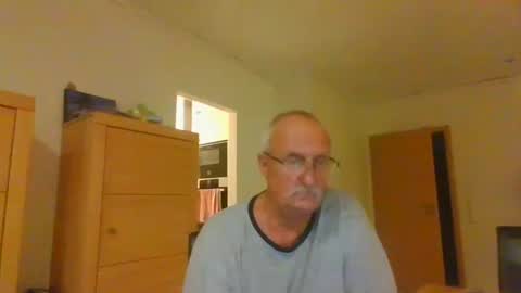 Ulli online show from June 4, 8:26 pm