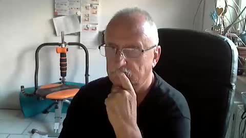 Ulli online show from May 9, 6:03 pm