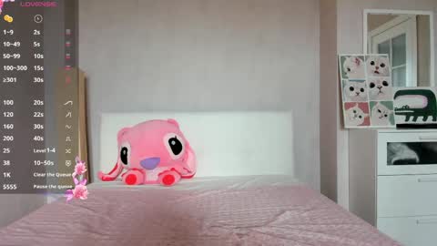 uma_like online show from April 20, 8:39 am