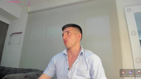 Snapshot of un_slutty chatting on October 6, 7:10 pm Un Slutty online show from October 6, 7:10 pm