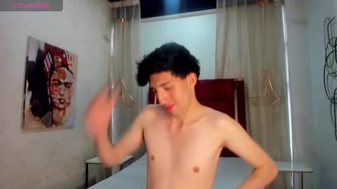 Snapshot of un_slutty chatting on February 17, 7:44 pm Un Slutty online show from February 17, 7:44 pm