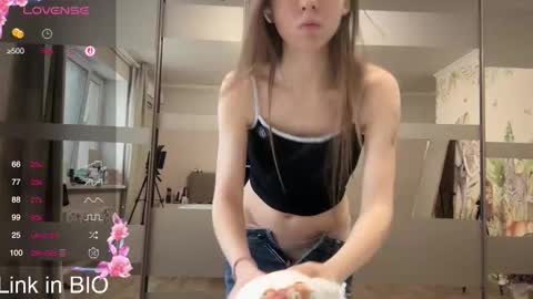 unarks online show from March 17, 1:38 pm