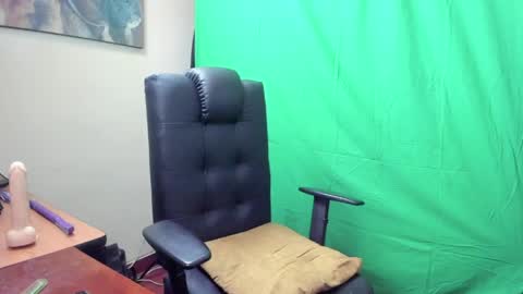 Uncle Hottie online show from April 15, 6:11 pm