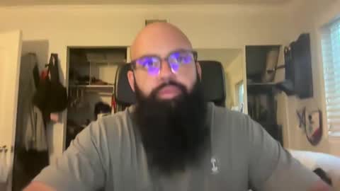 Snapshot of uncutbeard129840 chatting on September 26, 1:46 am uncutbeard129840 online show from September 26, 1:46 am