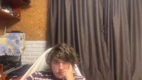 Snapshot of unholy_heat chatting on October 22, 8:32 pm Anri online show from October 22, 8:32 pm