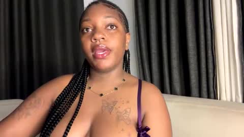 Snapshot of unholybaddie chatting on March 9, 9:57 pm Unholybaddie online show from March 9, 9:57 pm