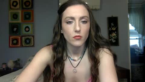 Lola Moonstone online show from October 26, 9:58 pm