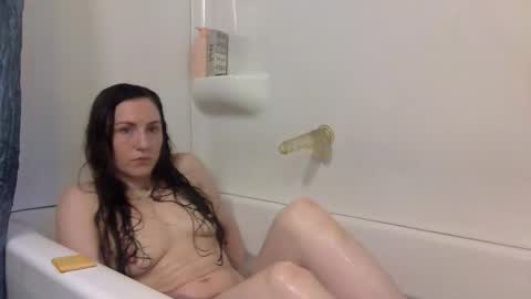 Lola Moonstone online show from February 4, 4:00 pm