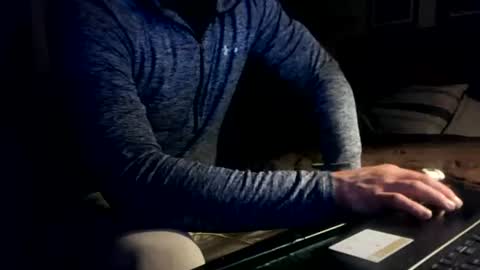 untouchableace84 online show from October 22, 4:15 am